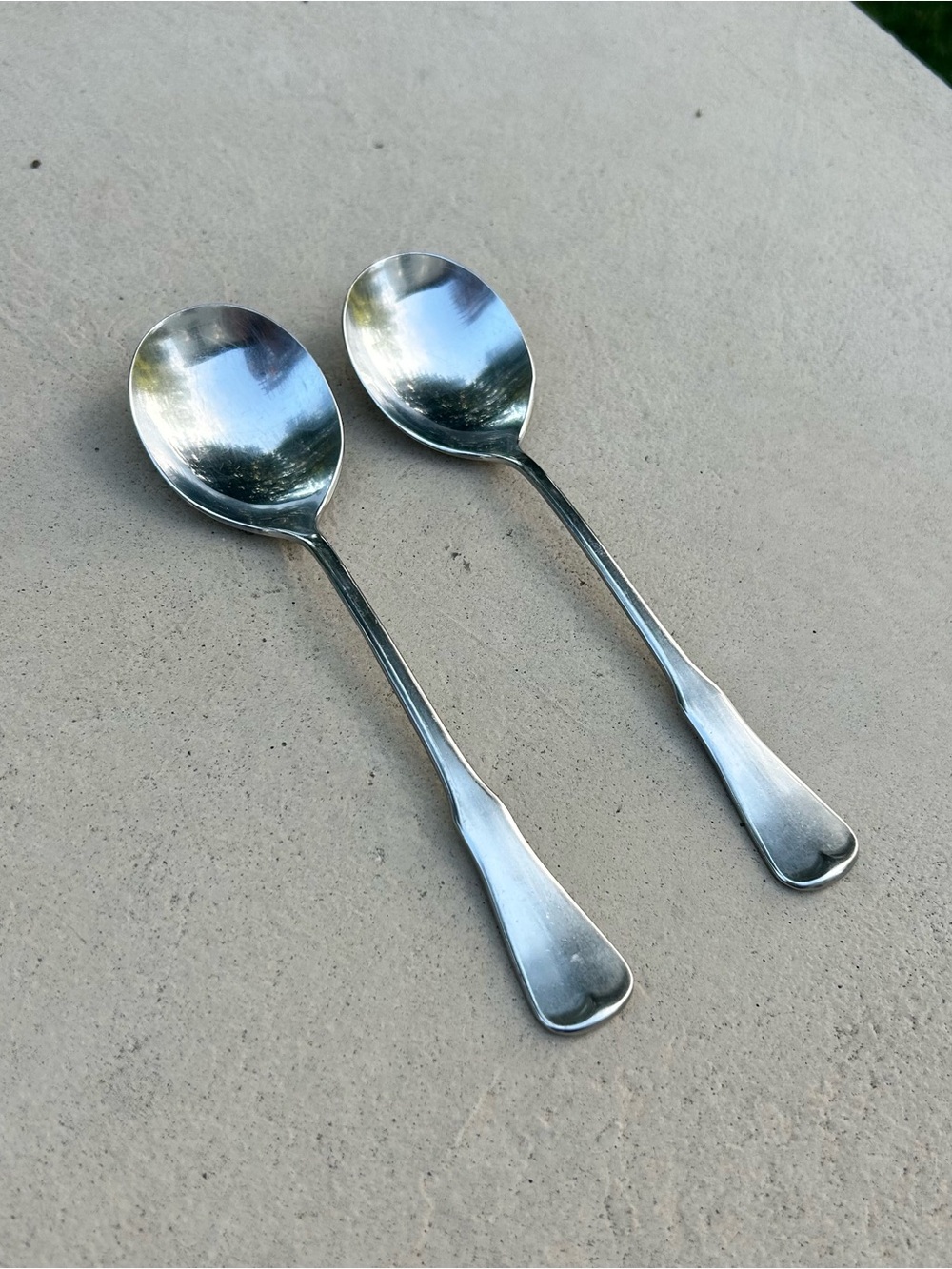 Oneida Patrick Henry Set of 2 Gumbo Round Soup Spoons